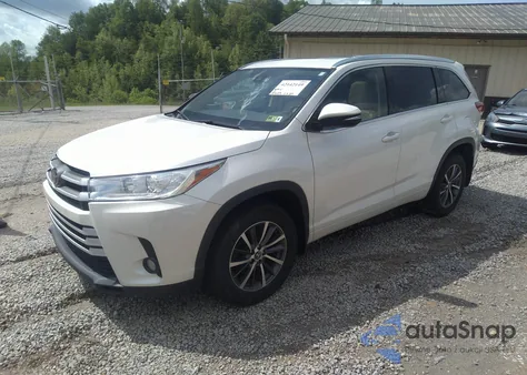 2018 Toyota Highlander Xle из США, поврежденный, VIN 5TDJZRFH7JS833952